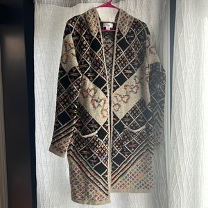 Kamana long hooded sweater